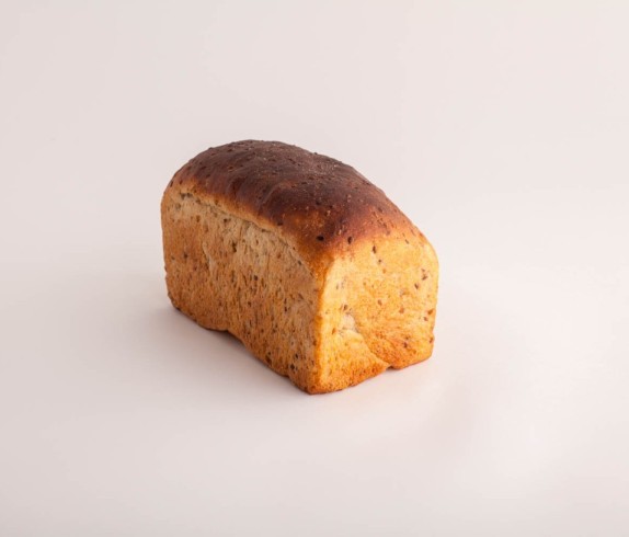 Pan de molde tierno con semillas