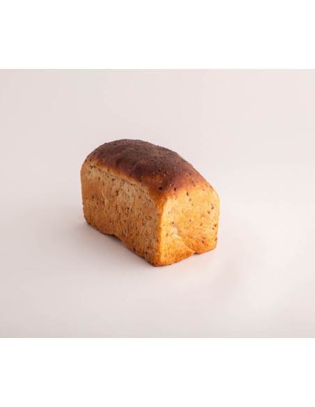 Pan de molde tierno con semillas